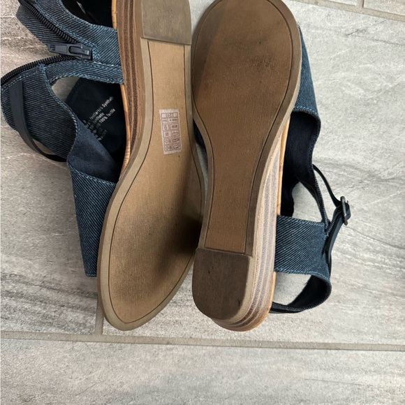 Closet Clean Out - Picture 3 of 3